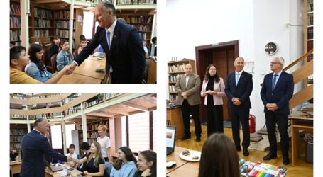 Dinu Iancu-Sălăjanu, prezent în mijlocul elevilor la concursul de programare Târgul-Hackathon Regional CODE Kids Sălaj