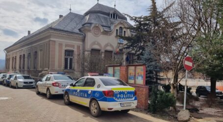 S-au păruit pe stradă în satul Pustă – o femeie a fost trasă de păr și lovită cu un pantof
