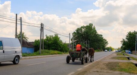 Scandal în trafic în Someș-Odorhei: polițiștii au oprit o căruță, iar pasagerii au început să se certe