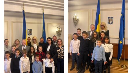 Vizită în Parlamentul României pentru copiii care au reprezentat Zalău la Campionatul Internațional de Aritmetică Mentală din Dubai,