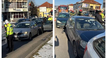 FOTO. O șoferiță a provocat un accident în lanț în zona Scala din Zalău