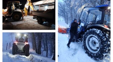 Primăria Marca, în luptă cu zăpada: intervenții de la 4 dimineața până noaptea târziu