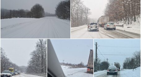 FOTO. Mai multe drumuri din Sălaj, blocate de zăpadă