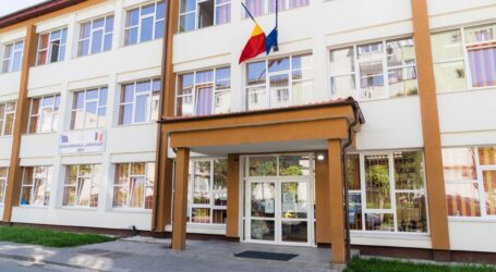 Atac cibernetic la o școală din Jibou: e-mailul directorului, spart și folosit pentru trimiterea unui mesaj denigrator către instituții și presă