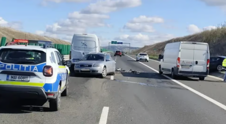FOTO. Un șofer din Sălaj, rănit într-un accident pe autostrada Sebeș-Sibiu