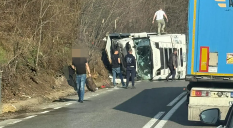 FOTO. Accident pe un drum intens circulat din județul vecin
