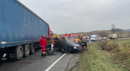 FOTO. Accident devastator pe drumul Zalău – Cluj, în Sânpaul. 5 persoane se zbat între viață și moarte
