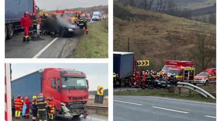 VIDEO. Accident ÎNFIORĂTOR pe drumul Zalău – Cluj. Elicopetrul SMURD de la Jibou, solicitat în sprijin. 5 victime în stare critică