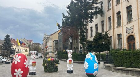 Zalăul se pregătește de Paște: decorațiuni festive în mai multe zone din oraș