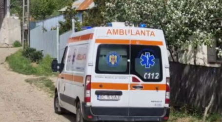 Două femei s-au luat la bătaie în fața unui magazin sătesc din Sălaj – una a ajuns la spital pentru îngrijiri medicale