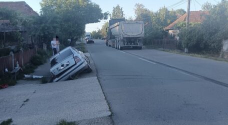 FOTO. Accident grav în Chichișa, după ce un tânăr șofer nu a acordat prioritate
