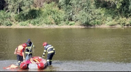 Bărbatul căutat în Someș a fost găsit mort de scafandrii în zona satului Bârsău Mare