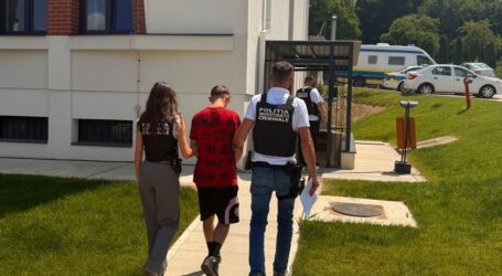 Scandal violent în cartierul Dumbrava. Doi tineri au fost arestați după ce au bătut un bărbat într-o parcare din Zalău