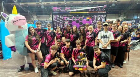 PERFORMANȚĂ URIAȘĂ! Sălajul, pe podiumul mondial al roboticii. Locul III în SUA și două premii I la o competiție de elită mondială