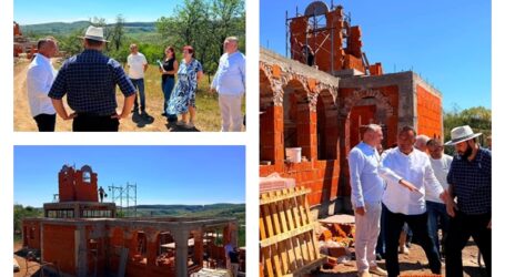 Se lucrează intens la noua capelă din Stâna