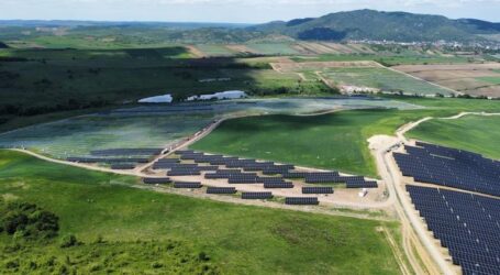 Investiție de peste 49 de milioane de euro în Sălaj. Parcul fotovoltaic din Șimleu Silvaniei, dezvoltat de un investitor israelian, a devenit operațional
