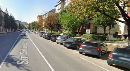 Dispar parcările de pe carosabil pe strada Simion Bărnuțiu din Zalău