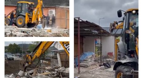 Jiboul se transformă! Au fost demolate mai multe garaje pentru amenajarea noii promenade de pe Valea Firizei