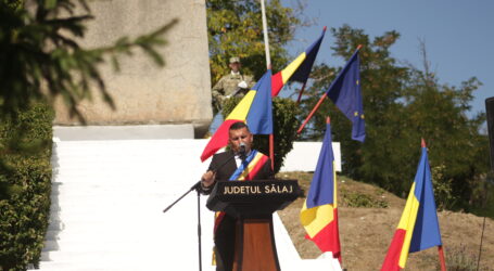 VIDEO. Discurs EMOȚIONANT al primarului comunei Treznea la manifestările în cinstea eroilor martiri din localitate